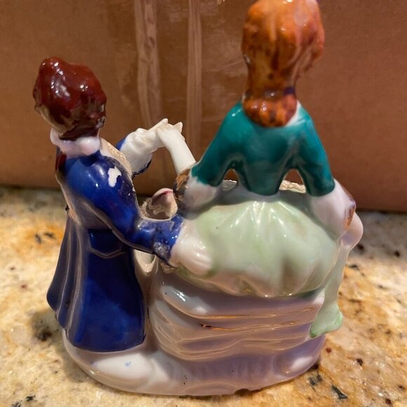 Antique colonial man and women porcelain figurines - Picture 3 of 7